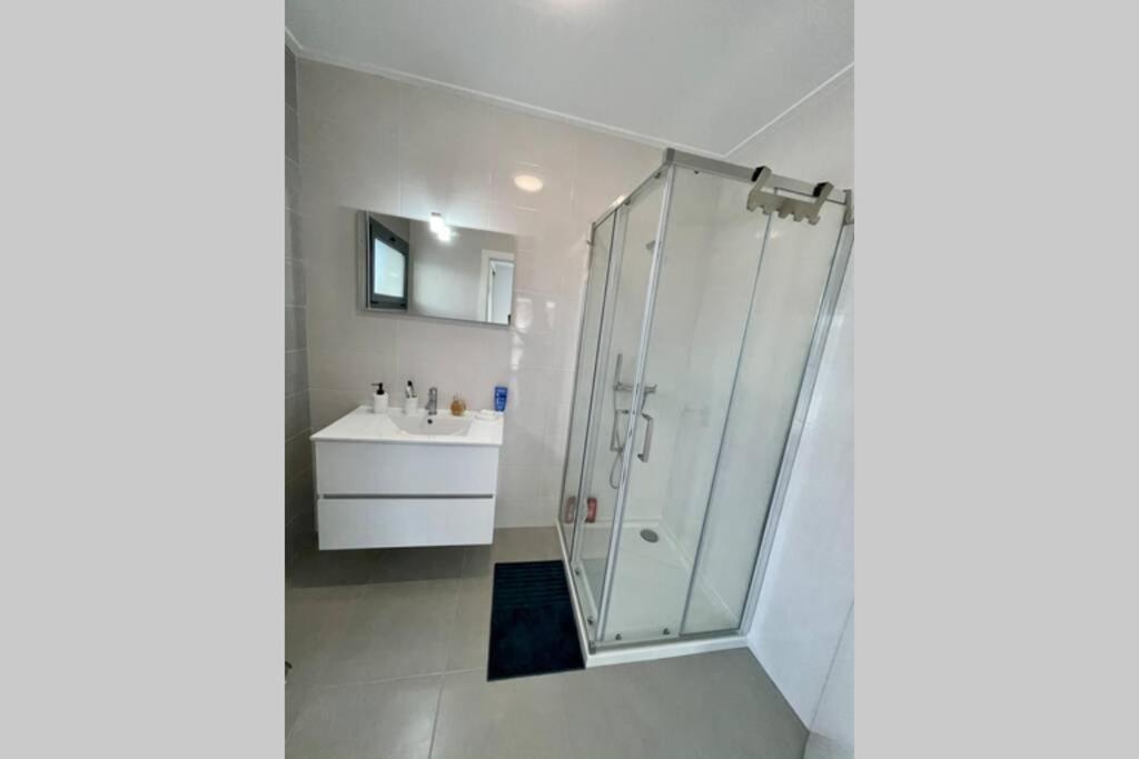 New And Modern 3 Bedroom Villa With Private Heated Pool Near Nazare São Martinho do Porto Exterior foto